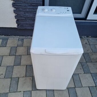 Práčka z vrchu plnena