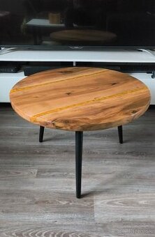 Konferencny epoxidovy stol