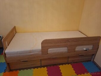 Postel so zabranou