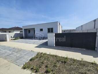 Moderná 5 izbová novostavba s pozemkom 576 m2 a parkova…