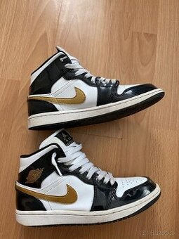 Air Jordan 1 Mid