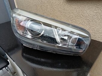 Predný pravý svetlomet Kia ceed 2013