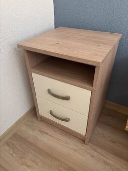 Nočné stolíky