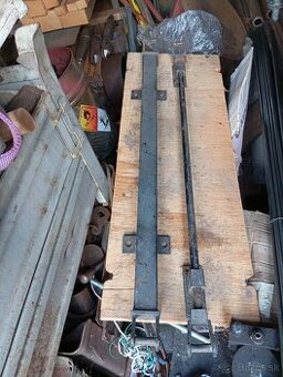 Multicar/multikar M25 - spodné priečne držiaky korby