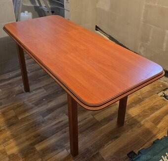 Jedálensky stol z MDF Piano Calvados 160/120 x 70 cm