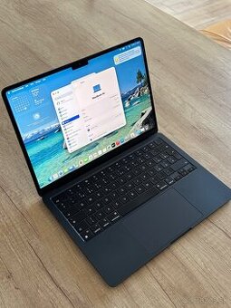 MacBook Air M2, 16GB RAM, 256GB SSD - 1