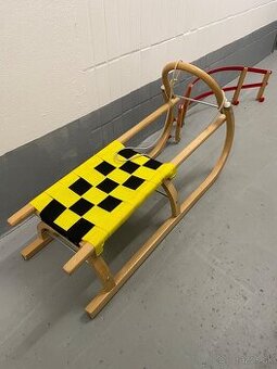 Sanky s odopinatelnou opierkou