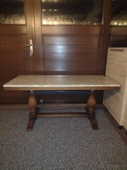 Konferenčný stolík