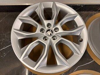 original kolesa skoda kamiq r18 658601025g 5x100