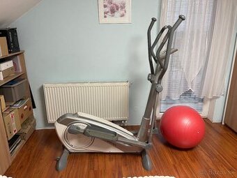 Eliptický trenažér + fit lopta zadarmo