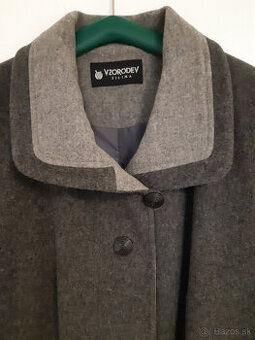Dámsky kabát tmavošedý č.50