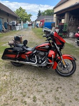 Harley Davidson Street Glide CVO M8 114 FLHXSE