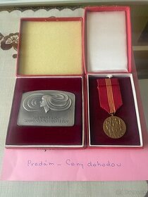 Predám medailu a vyznamenania