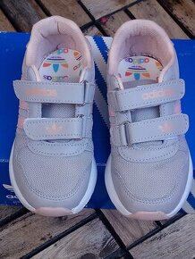 Detská športová obuv Adidas, EU 28 (18 cm) - ako nové