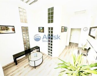 Exkluzívny prenájom obchodných priestorov v centre Malaciek