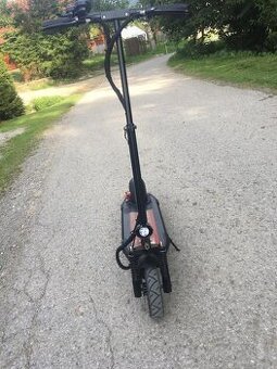 Na predaj elektrická kolobežka EcoWheel G4 + sedačka