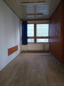 Kancelária 20 m2 s umývadlom Žilina