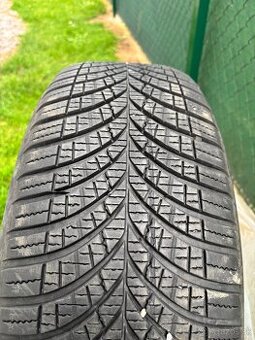 215/60 R17 celoročne