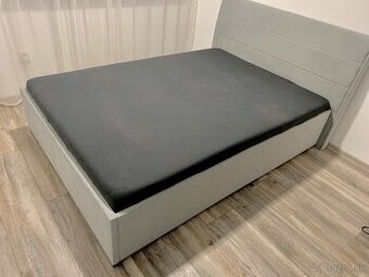 Čalúnená posteľ 140x200 s úložným priestorom