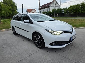 Toyota Auris 1,6 Benzin Automat Top Stav kúpene na Sk