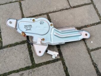 Toyota Yaris motorček na zadný stierač