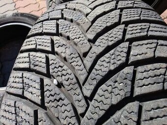 215/60 R17