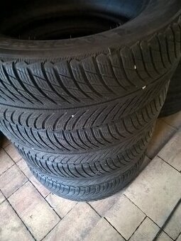4 ks ZIMNÉ 225/60 R18 104H XL MICHELIN cca 6 mm  100,-€/sada