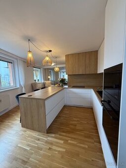 Luxusný mezonet 140 m² s terasou a zimnou záhradou - 1