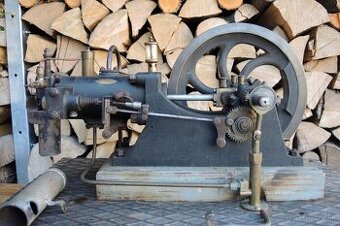 Benzínový motor Plynový motor Štvortaktný motor Motor