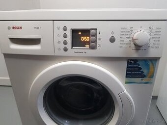 Z predu plnená práčka BOSCH