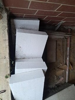 Darujem za symbolickú cenu ITONG a nivelák