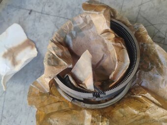 Predám nové diely Dacia 1300 r.v. 1972