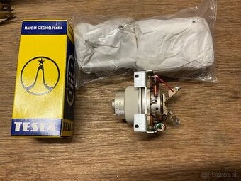Elektrónka vysielacia Tesla RE025XA, patice