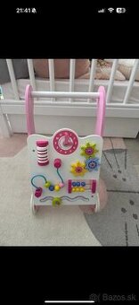 Choditko Viga s activity boardom