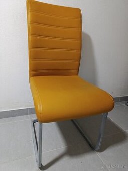 Jedálenské stoličky