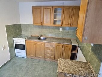 prenajmem Byt v centre Fiľakova veľký 2 izbový so záhradou