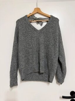 Dámsky šedý sveter s mašľou