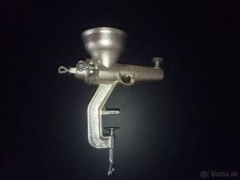 Predám odšťavovač na ovocie Orion