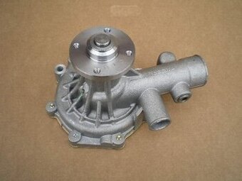 Vodná pumpa na Caterpillar