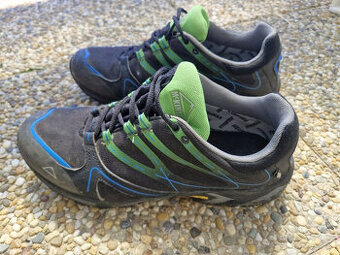 Panske turisticke topanky McKinley