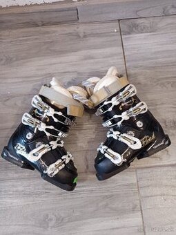 Predám dámske lyžiarky head drean 105