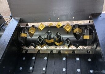 Jednohriadeľový priemyselný drvič