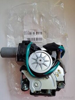 Kufor zamok Mazda CX 30