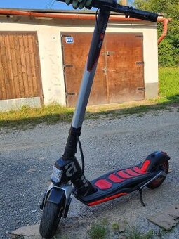 Predám elektrickú kolobežku Aprilia eSR1