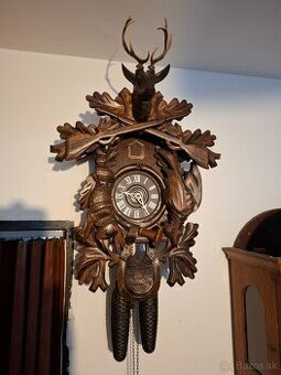 Predám funkčné 8 dňové kukučkové hodiny REGULA poľovný motív