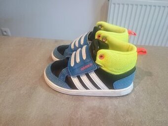 Chlapčenské botasky Adidas 22