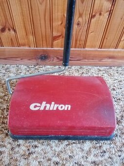Retro mechanicky vysávač chiron