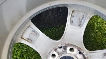 Predam elektróny Mercedes