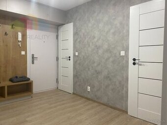 Veľký 2 izbový byt Dubnica nad Váhom, 61 m2