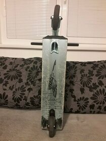 Nord Switchblade